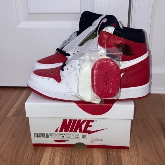 𝅺AIR JORDAN 1 RETRO HIGH OG 'HERITAGE' - Picture 1 of 4